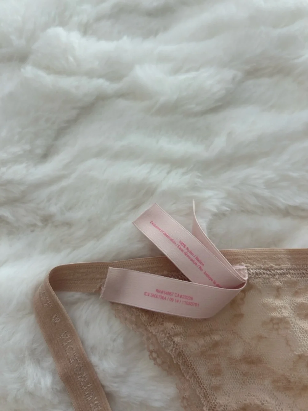2014 Victoria’s Secret Lace V String Panty L